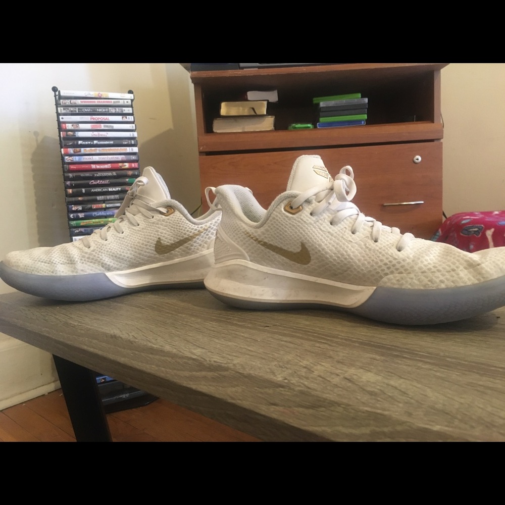 Kobe bryant bball shoes